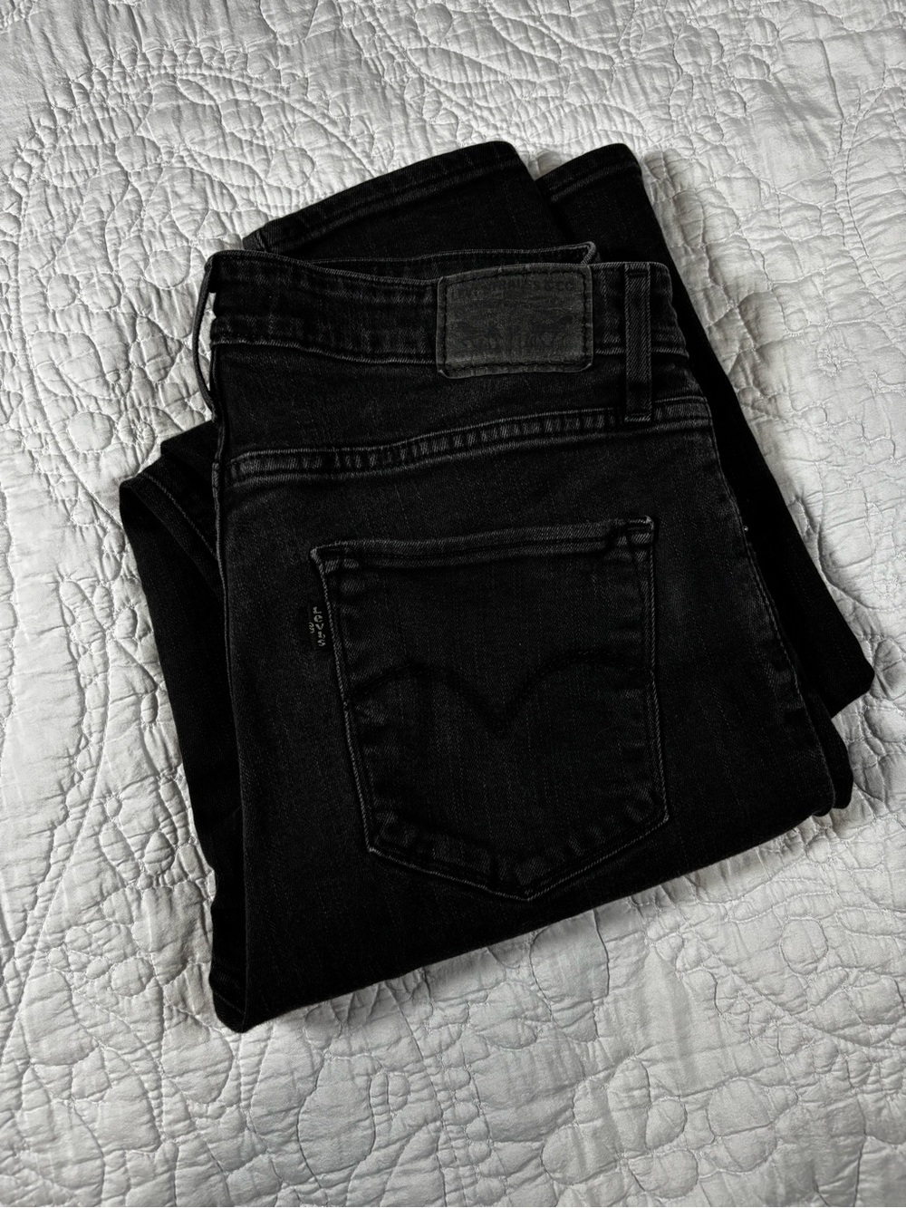 Levi's High-Rise Black Slim Jeans